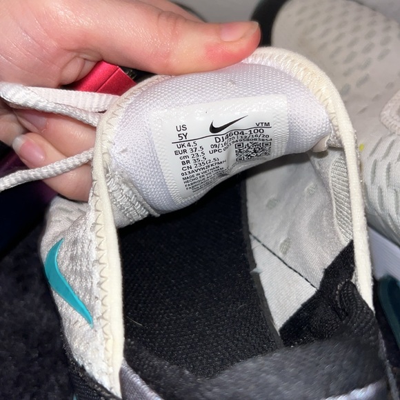 Nike air max 270 white hyper jade shoes 🤍 - Picture 3 of 3